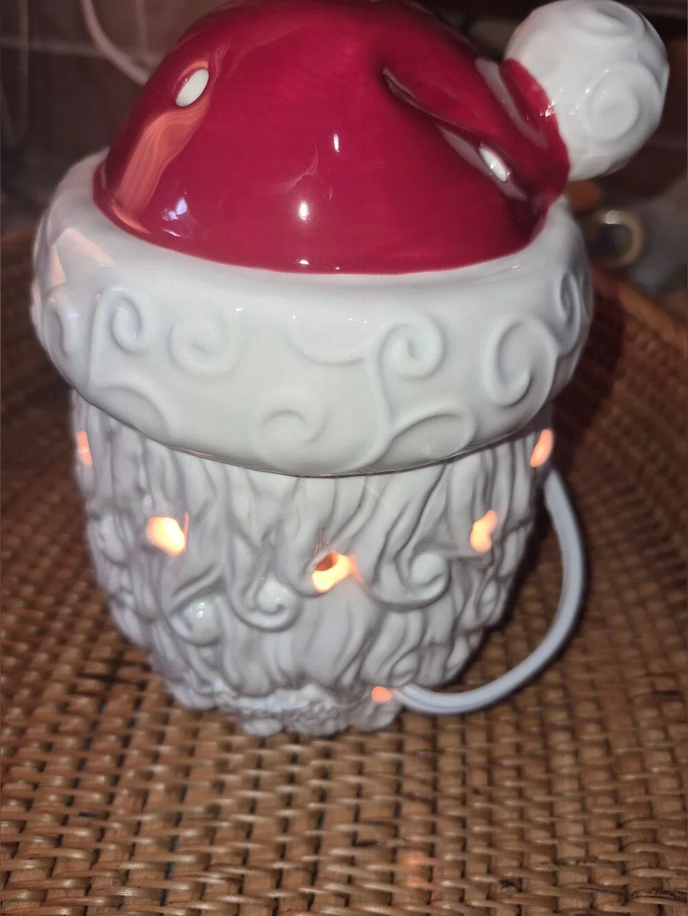 Scentsy Ceramic Santa Warmer in Red and White